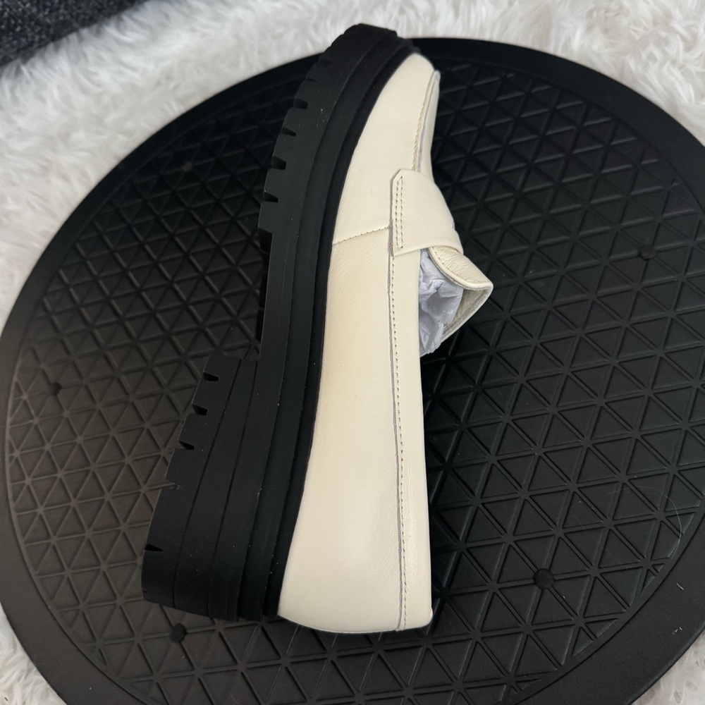 Quince Italian Leather Lug Sole Loafers in Bone with Black Soles Size 7 - Picture 12 of 16